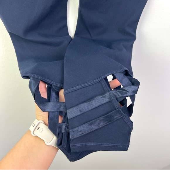 New Athleta Solid Navy High Rise Strappy Lattice Sublime 7/8 Tight Leggings M - Picture 10 of 10